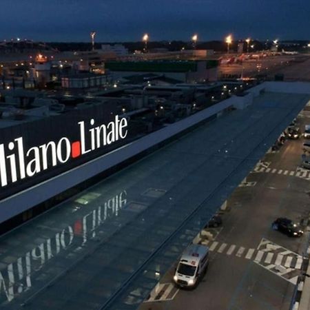 Linate Airport Elegant Suite,Tram 1 Minute Away ミラノ エクステリア 写真
